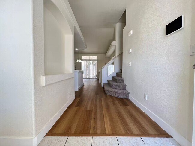 Foto del edificio - 8704 Autumn Valley Ave