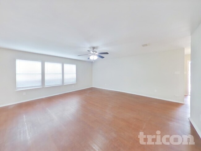 Foto del edificio - 2057 Wildwood Dr