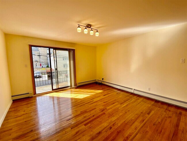 Foto del edificio - 230 Webster Ave