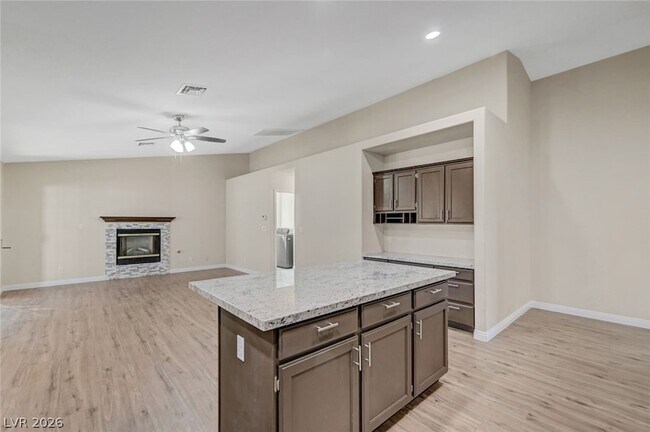 Foto del edificio - 904 Swift Bear St