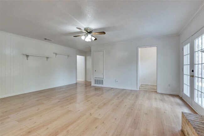 Building Photo - 116 Ridge Oak Dr