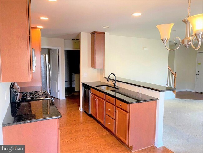 Building Photo - 5940 Valley Forge Dr