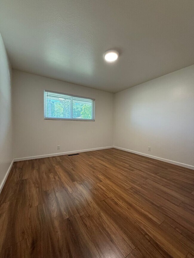 Foto del edificio - 2 Bedroom, 1 Bath  Duplex - Mountain View ...