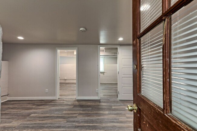 Foto del edificio - Basement Unit 2 Bedroom 1 Bath in Duplex