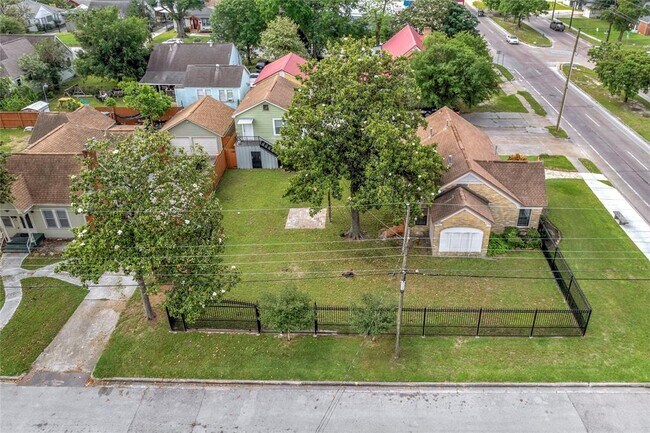 Building Photo - 5012 Irvington Blvd