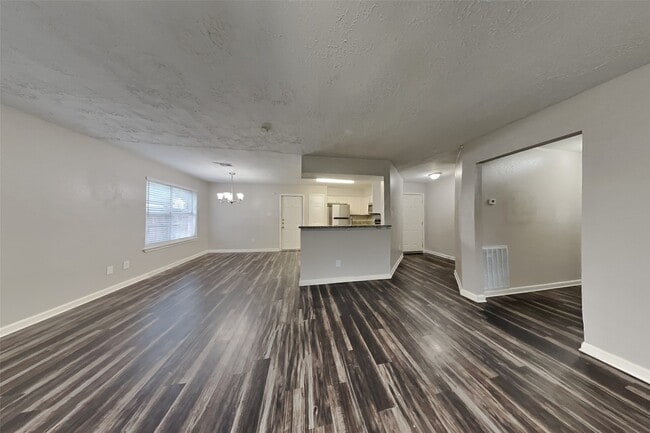 Foto del edificio - 11915 Fork Creek Dr