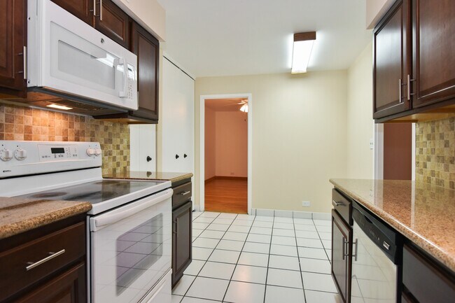 Foto del edificio - 6007 N Sheridan Rd