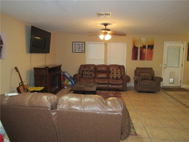 Building Photo - 7424 Aspen Brook Dr