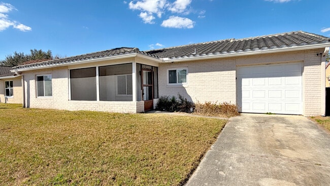 Photo - 5523 Westbrook Dr House