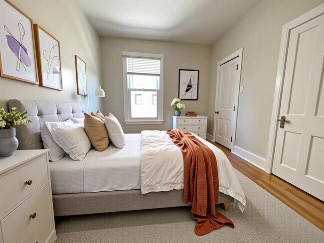 Photo du bâtiment - Stunning Top Floor Suite With Chartacter!