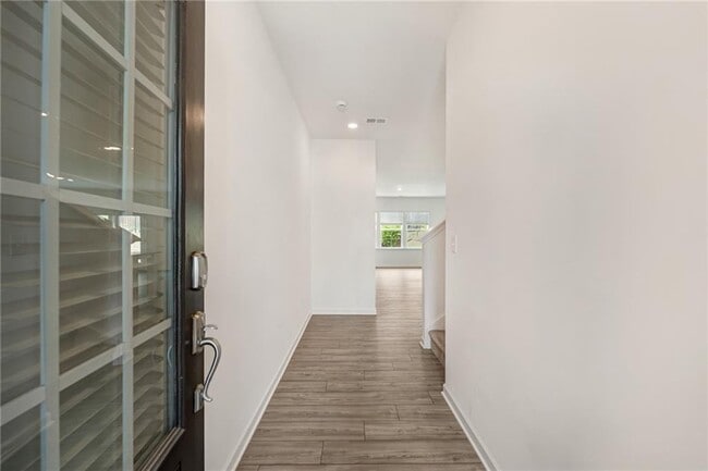 Building Photo - 649 Isom Walk