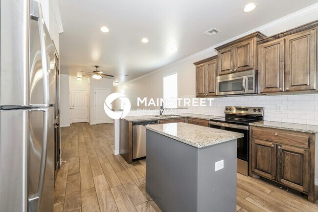 Foto del edificio - 4 Bedroom Pet-Friendly Home in OKLAHOMA CITY, OK with Main Street Renewal