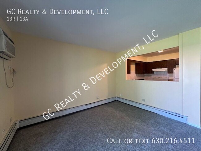 Foto del edificio - ***PALATINE 1 BDRM / TENANT PAYS ELECTRIC ...