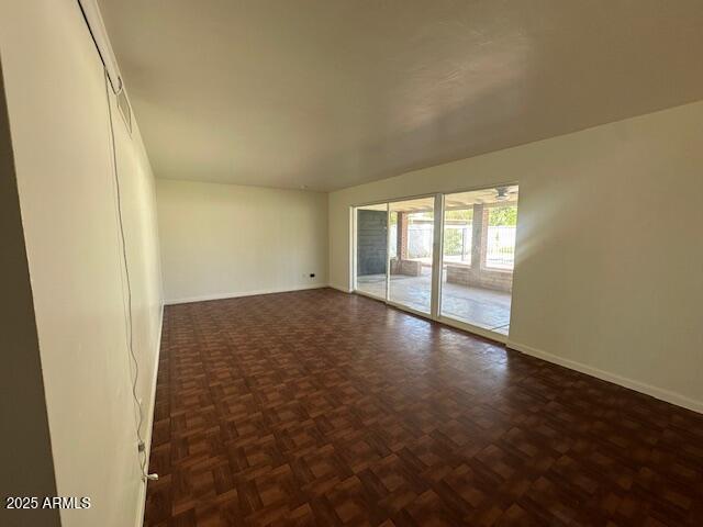 Foto del edificio - 1222 E McLellan Blvd