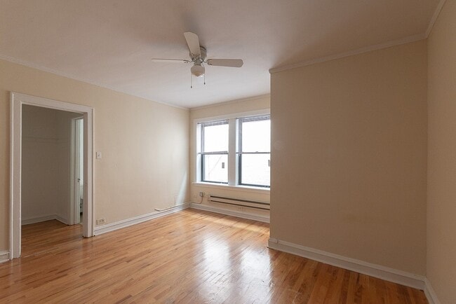 Foto del edificio - 545 W Wellington Ave