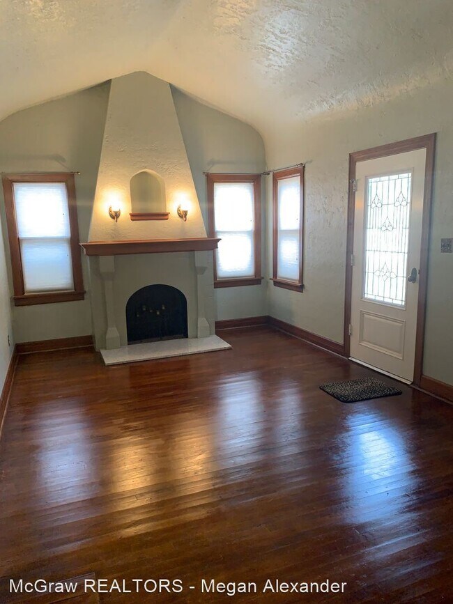 Building Photo - 2 br, 1 bath House - 621 N Beard