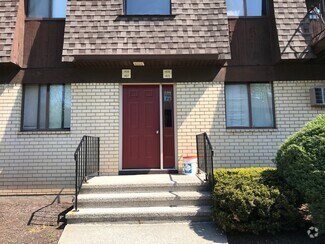 Building Photo - 1408 Cherry Hill Dr