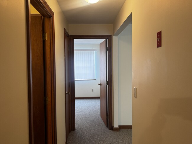Building Photo - 182 Chenango Ave