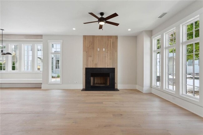 Building Photo - 11280 Serenbe Ln
