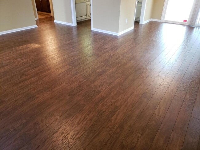 Foto del edificio - 318 Hummingbird Cir