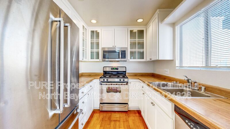 Primary Photo - 2713 Lakeview Dr