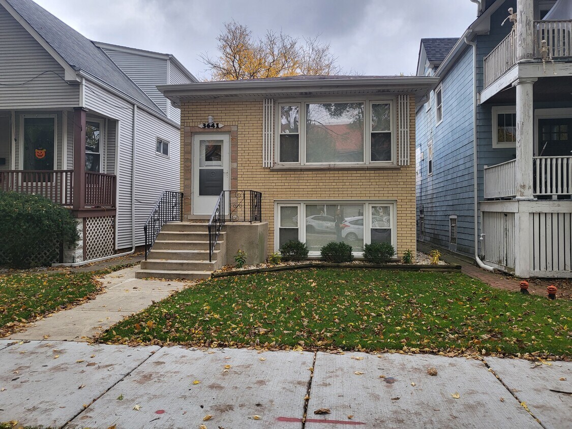 3641 N Tripp Ave Unit 3641 Tripp garden apt, Chicago, IL 60641