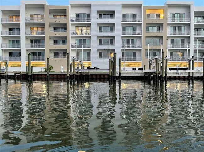 Foto del edificio - 1709 N Tamiami Trl