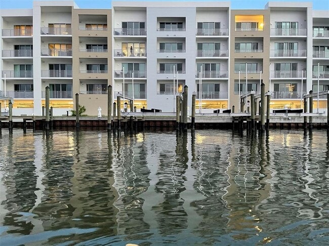 Building Photo - 1709 N Tamiami Trl