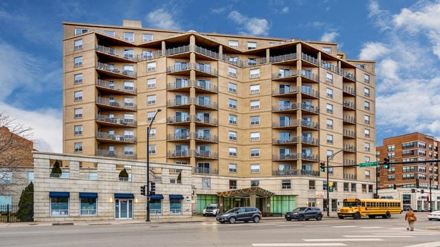 Building Photo - 4350 N Broadway St