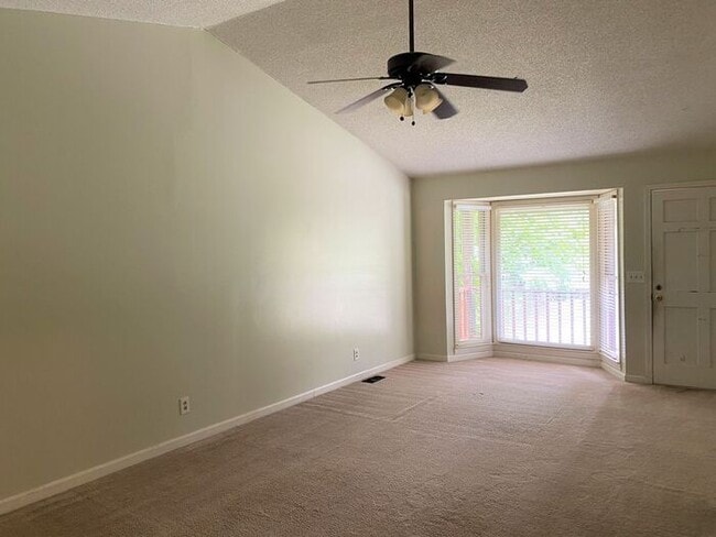 Building Photo - 428 Steeplechase