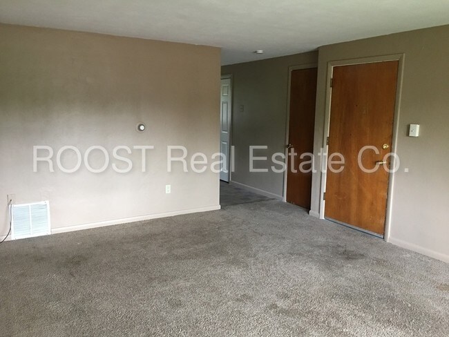 Building Photo - 20 Grand Valley Dr