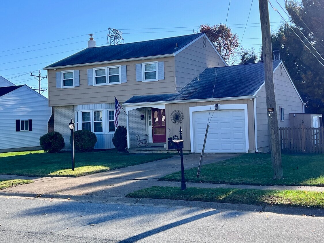 Primary Photo - 918 Rockwell Rd