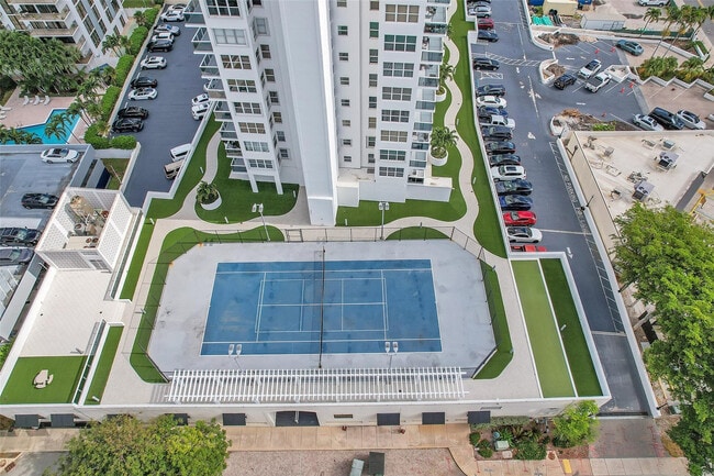 Foto del edificio - 3015 N Ocean Blvd