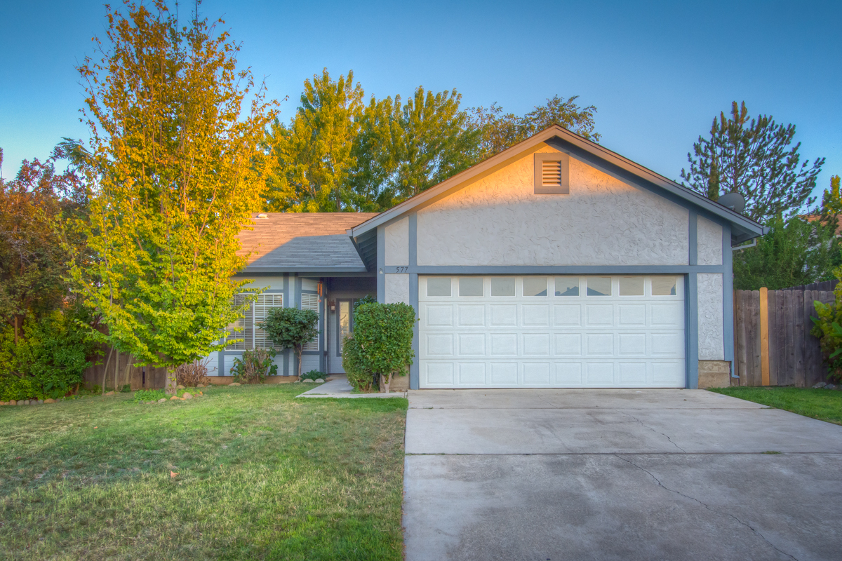 Primary Photo - BEAUTIFUL 3 BED 2 BATH HOME OFF OF HILLTOP