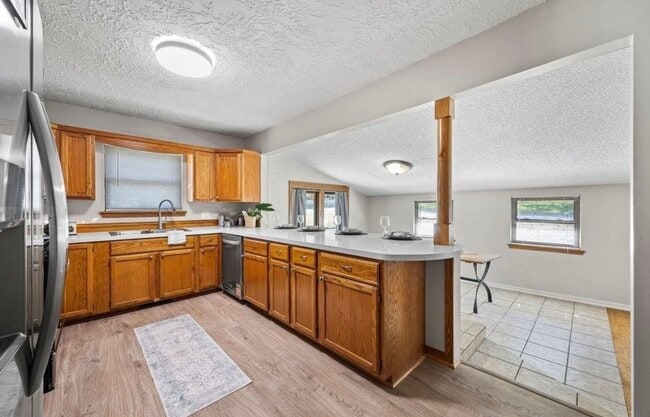 Foto del edificio - 1815 N Woolsey Ave
