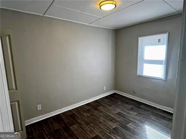 Foto del edificio - 700 Neal St NW