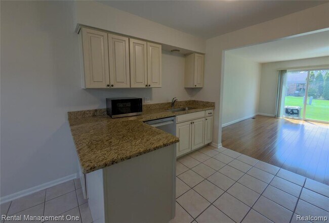 Building Photo - 11575 Lynhurst Dr