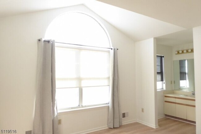 Foto del edificio - 396 Terrace Ln
