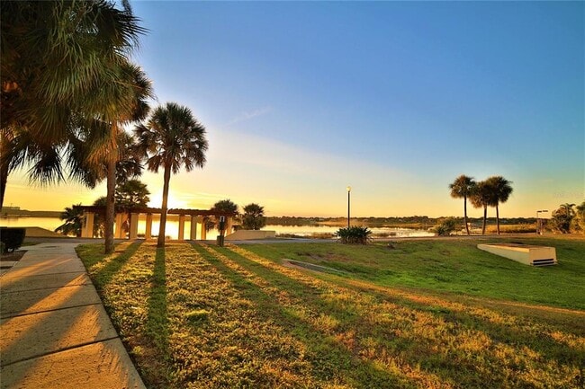 Foto del edificio - 10260 Turkey Lake Rd