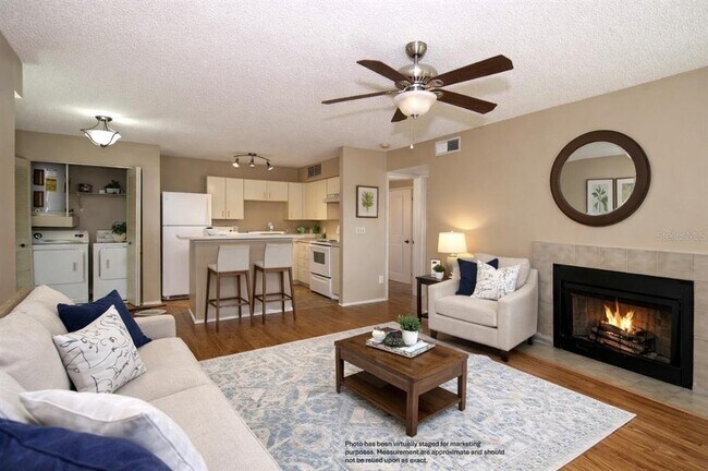 Foto del edificio - 355 Lakepointe Dr