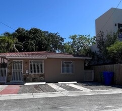 Building Photo - 980 SW 10th St