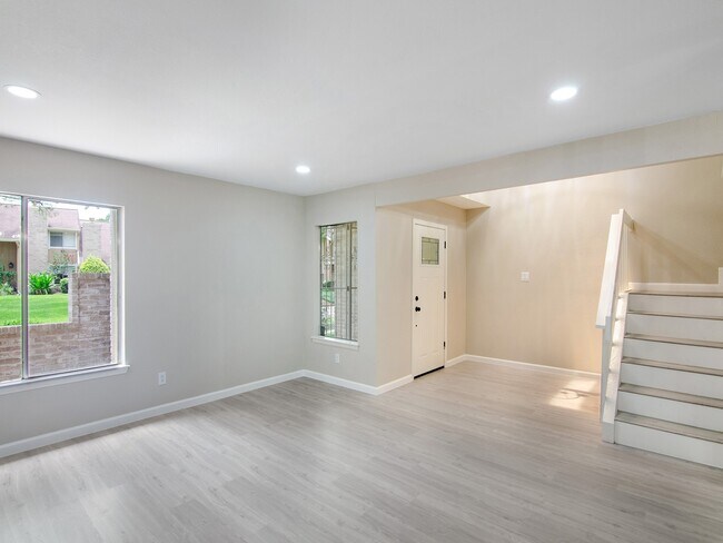 Building Photo - 11624 Village Pl Dr