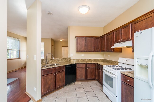 Kitchen - 3044 Waters Edge Cir
