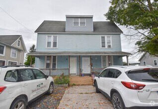 Building Photo - 209 Main St