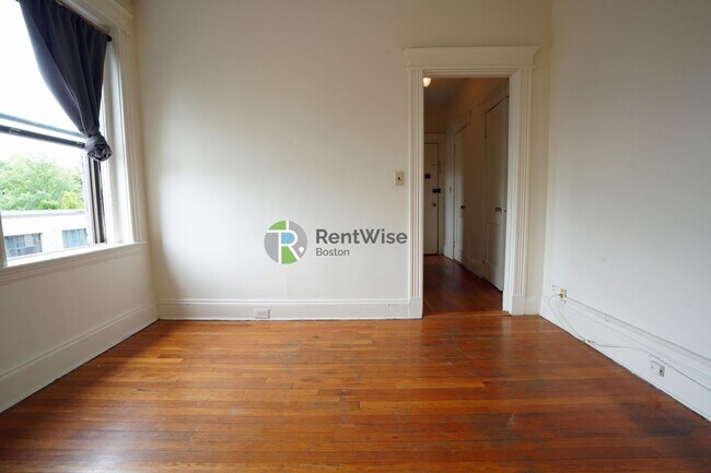 Building Photo - 1148 Commonwealth Ave