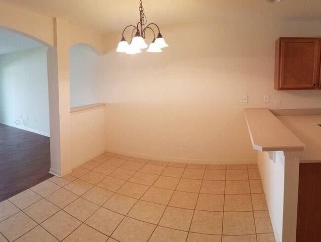 Building Photo - DIAMOND RIDGE VILLAS-6751 SE 105 PL