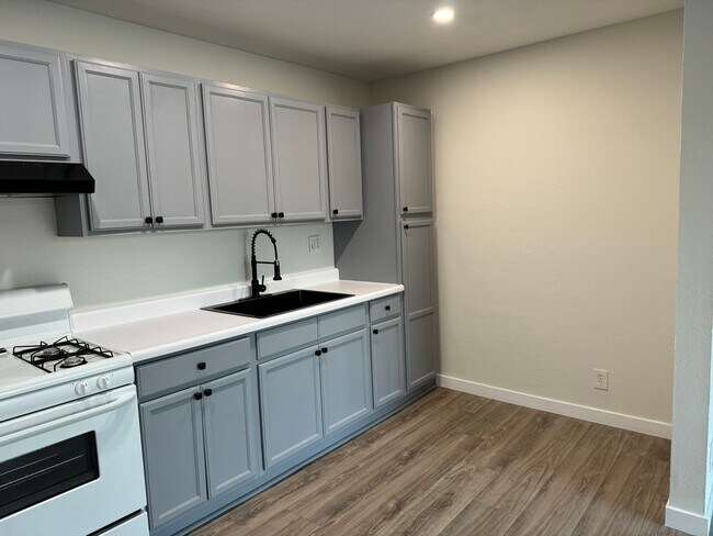 Building Photo - 7424 Haskell