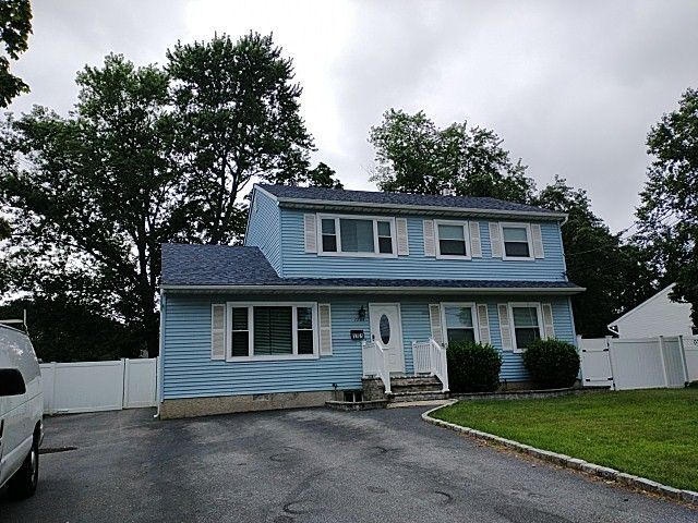 Primary Photo - 1704 Pine Acres Blvd