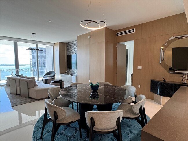 Foto del edificio - 300 Biscayne Blvd Way