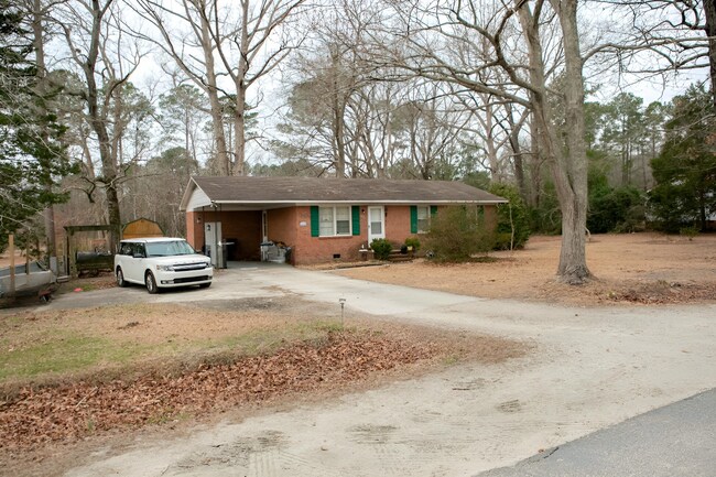 Foto del edificio - 801 Moultrie Ln